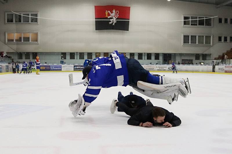 Postupový pátý zápas finále II. ligy: HC Tábor - Baník Příbram 3:0.