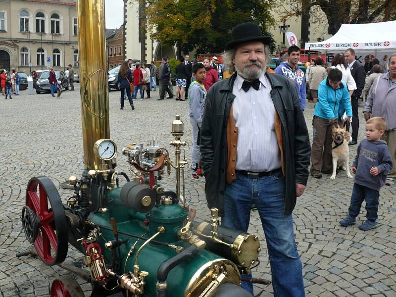 Setkání historických vozidel v Táboře.