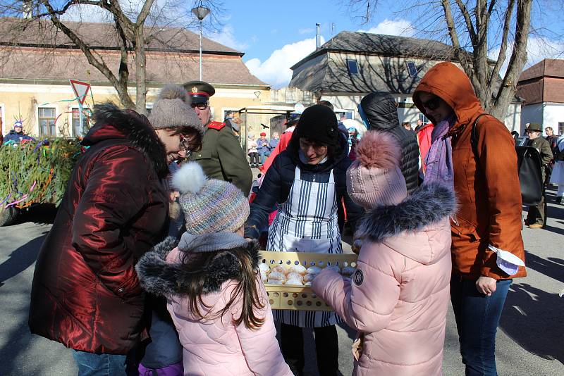 Maškary v sobotu odpoledne prošly Chýnovem.