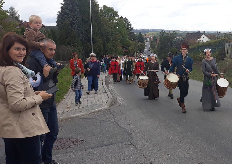 Po roce se v sobotu 28. září na Strkov vydal svatováclavský průvod.