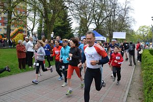 BAŤŮV BĚH. Pokud se chcete zapojit do prvomájového běhu, dostavte se do parku před kinem Spektrum v Sezimově Ústí ve čtvrtek v deset hodin k prezentaci. Poběží se na Kozí hrádek. 