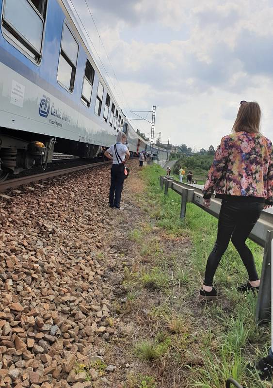 V sobotu 24. srpna zdržela 400 pasažérů rychlíku nehoda u Sezimova Ústí.