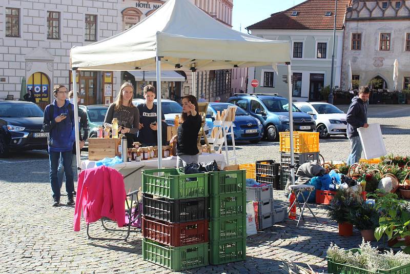 Trh na Žižkově náměstí v Táboře.