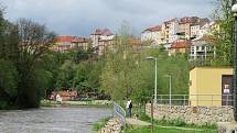 Řeka Lužnice v Plané nad Lužnicí a v Táboře v neděli 16. května.