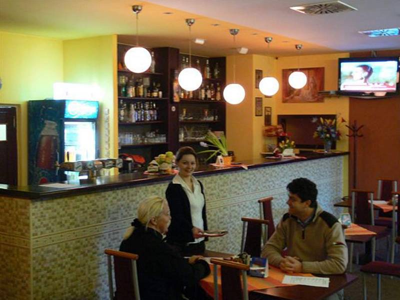 25. RESTAURACE A VINÁRNA LÍPA