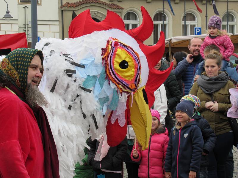 Velikonoční jarmark na Žižkově náměstí v Táboře.