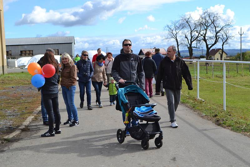 V sobotu navštívily Školní statek Měšice při příležitosti Dne zemědělců stovky lidí.