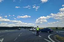 Nehoda ve čtvrtek 13. července odpoledne ochromila provoz na dálnici D3 u Řípce.