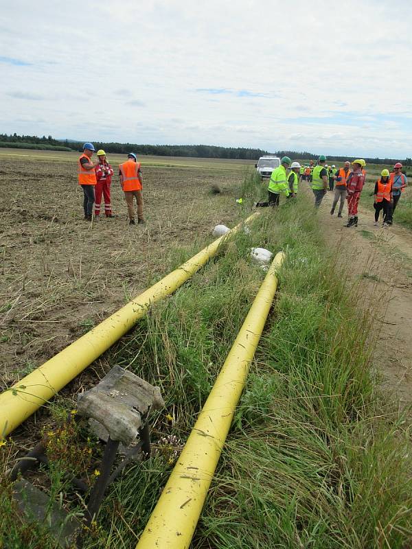 E.ON staví dvacetikilometrový plynovod unikátní metodou pluhování ocelových trubek. Nové potrubí zabezpečí dodávky plynu už letos na podzim více než sedmi tisícům zákazníků.