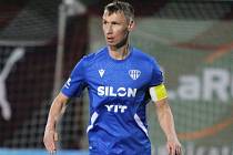 Kapitán fotbalistů Táborska Pavel Novák diriguje obranu týmu, který v druhé nejvyšší soutěži inkasoval nejméně gólů.
