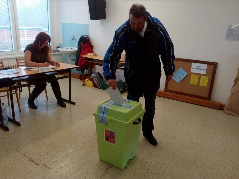 Volební místnost Táboře, v sídlišti Nad Lužnicí.