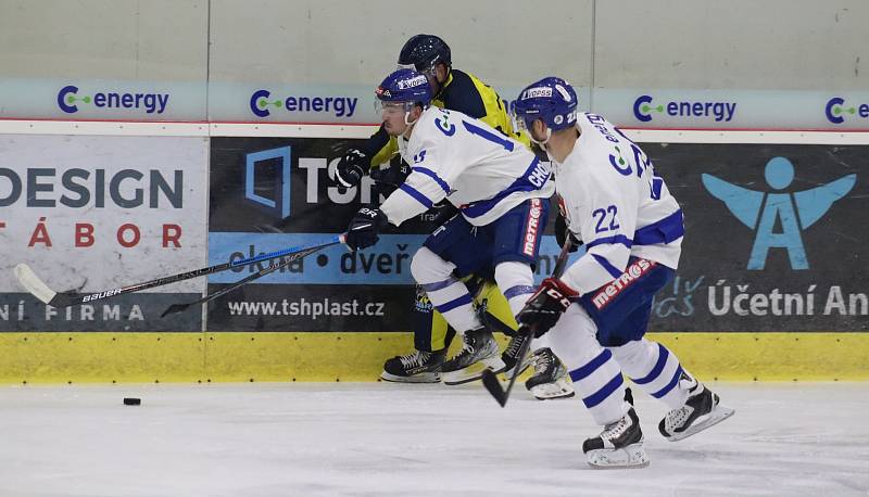 1. kolo II. hokejové ligy: HC Tábor - HC Kobra Praha 6:3.