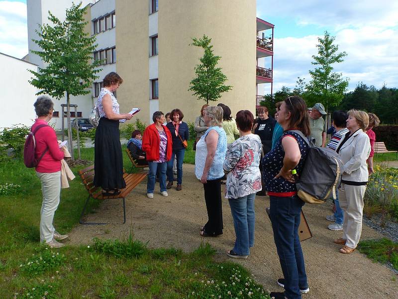 Program začal v knihovně prohlídkou výstavy z činnosti Klubu Plánských Dam a pokračoval přednáškou Mgr. Jakuba Rychtara o strávnících středověku. Poté byli účastníci pozváni na historicko-kulinářskou procházku a knihovnice měly pro každou ze sedmi zastáve