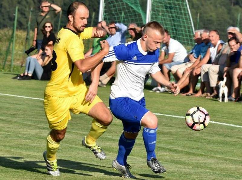 Před dvěma roky vyplenili fotbalisté Želče krajský přebor a vyválčili právo postupu do divize, ale v nadcházejícím ročníku budou hrát nejnižší soutěž na Táborsku.