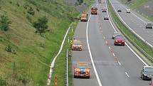 Sesuv půdy na dálnici D3 mezi Myslkovicemi a Košicemi ve směru od Českých Budějovic na Prahu omezuje provoz. Doprava je svedena do jednoho pruhu a v úseku snížena rychlost.