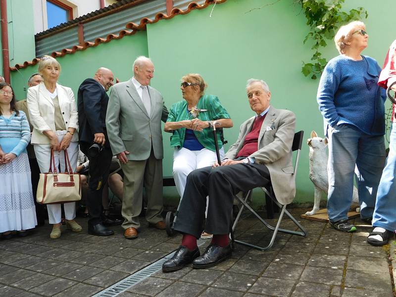 V Bechyni se v sobotu konala vernisáž výstavy Heleny Schmaus Shoonerové.