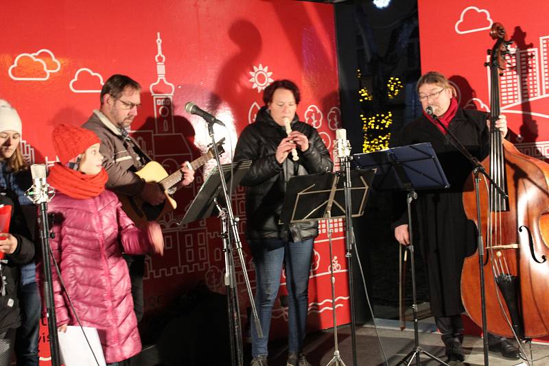 Česko zpívá koledy 2019 v Táboře na náměstí TGM.