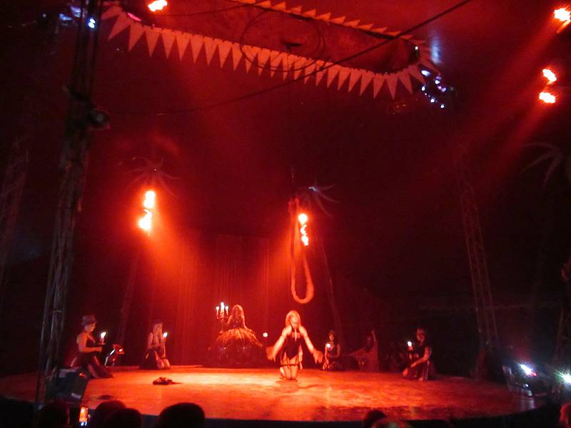 V Táboře do neděle hostuje jedinečný český cirkus, hororová rodina Ohana přijela do druhého největšího města v kraji poprvé.