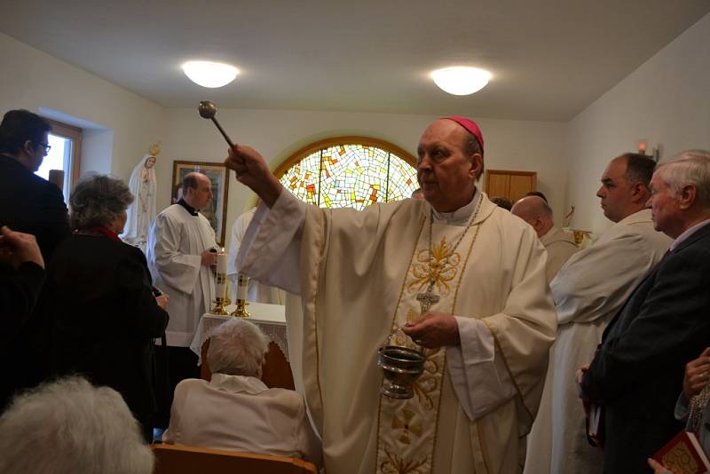 Ve středu biskup Pavel Posád vysvětil novou kapli v Domě sv. Františka ve Veselí nad Lužnicí. 