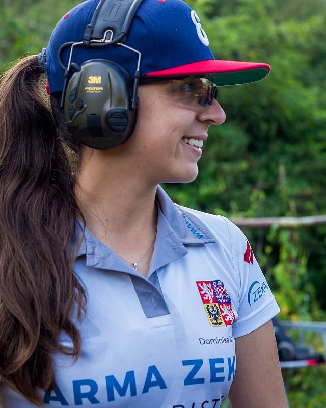 Desátník Dominika Batíková miluje adrenalin. Její vášní jsou zbraně, u armády si plní sny.