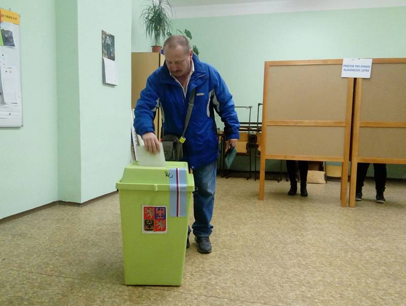 Volby v ZŠ Zborovská Tábor.