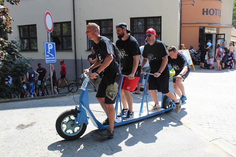 Bechyni v sobotu ovládly koloběžky. Konal se v ní totiž již 49. ročník koloběžkové Grand Prix Bechyně.