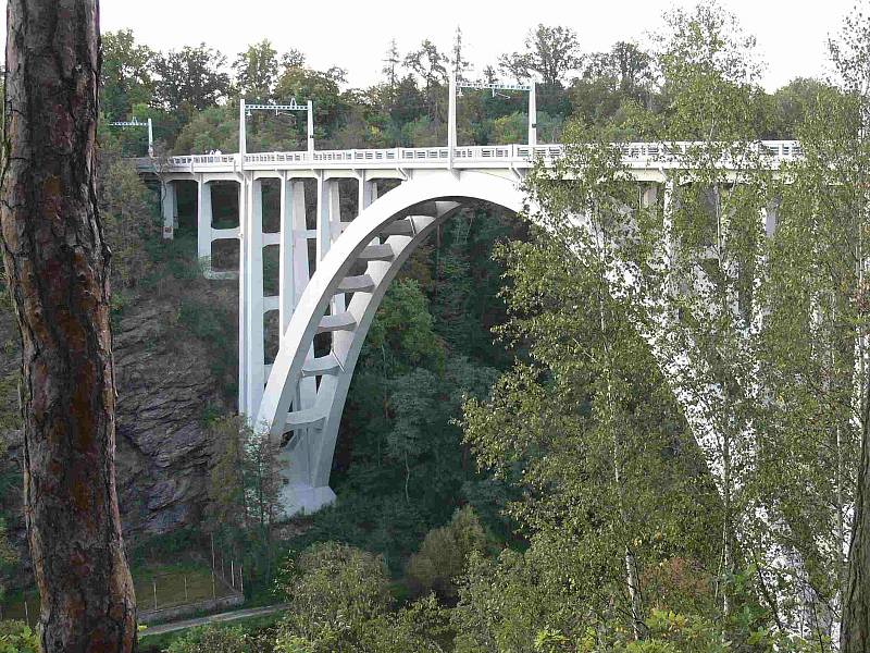 Bechyňský most Duha.