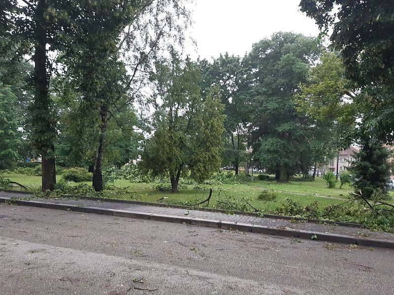 Následky bouřky 29. června v Soběslavi 28. října.