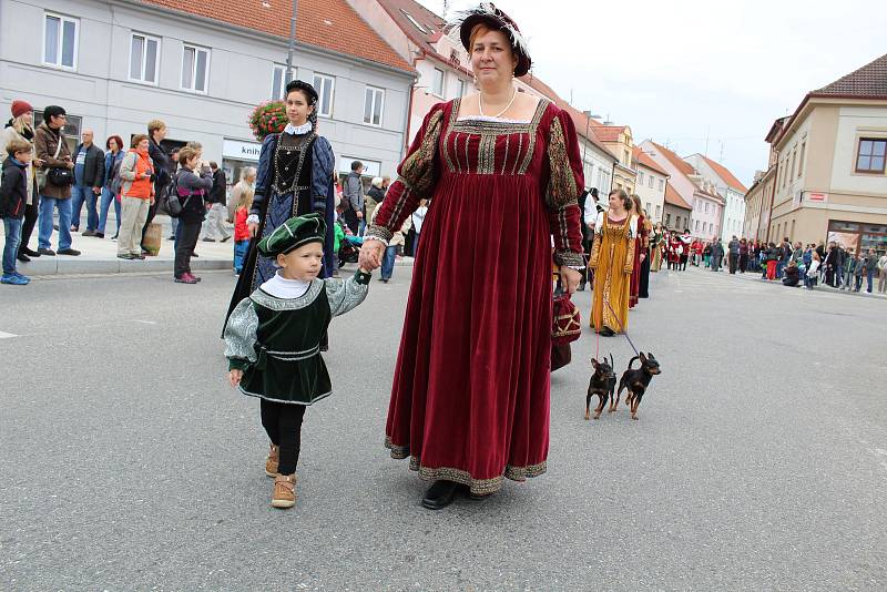 Soběslavští v sobotu přivítali Viléma z Rožmberka a jeho novou manželku.