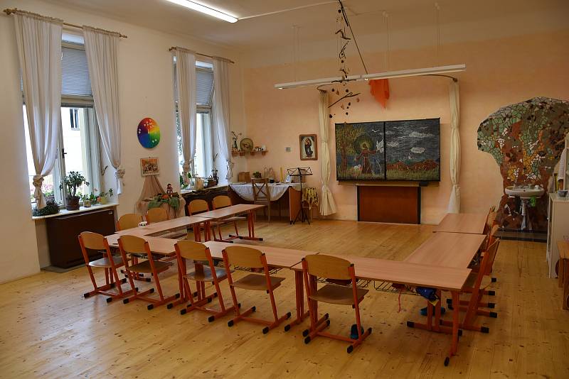 Waldorfská základní škola Mistra Jana v Ratibořských Horách.