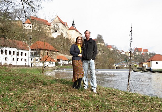 Manželé Roman a Petra Sušerovi obnovují provoz historického přívozu v Bechyni. Jezdit s pramicí chtějí od Obůrky na Židovu strouhu o víkendech už od května.