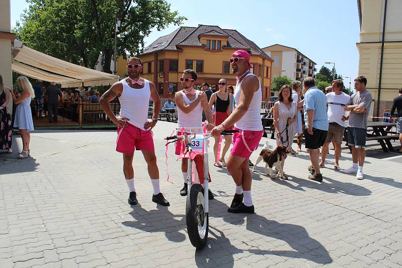 Bechyni v sobotu ovládly koloběžky. Konal se v ní totiž již 49. ročník koloběžkové Grand Prix Bechyně.