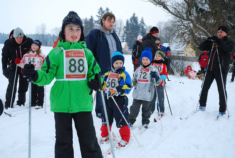 ZÁVOD. Na trať amatérského běžkařského závodu se postavilo přes 120 lyžařů