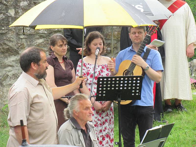 Táborské křesťanské církve ve spolupráci s městy Tábor a Sezimovo Ústí pořádaly v pondělí 6. července tradiční ekumenickou bohoslužbu u příležitosti 605. výročí upálení mistra Jana Husa, 600 let Tábora a 100 let Církve československé husitské.