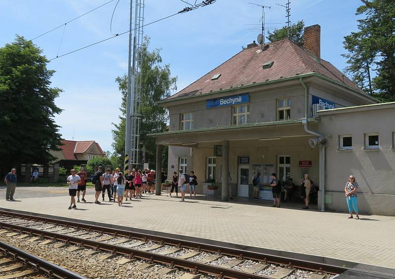 Putovní muzeum od Československé obce legionářské je věrnou replikou legionářského vlaku z období let 1918–1920. Legiovlak poprvé zavítal i do Bechyně a zůstane do neděle 20. června.