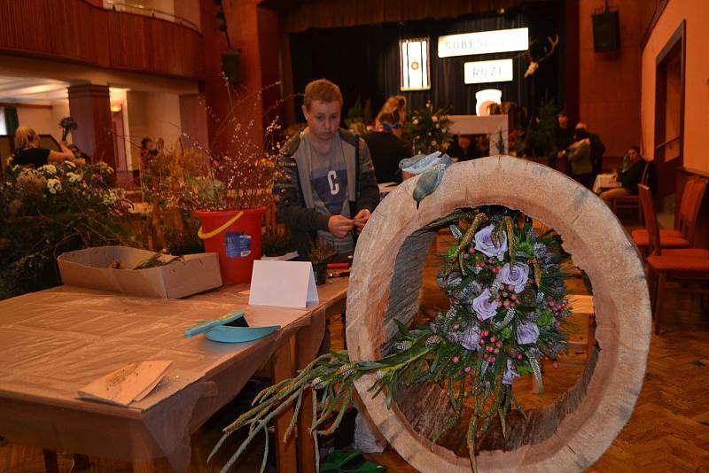 V kulturním domě se ve čtvrtek konal 23. ročník floristické soutěže Soběslavská růže.