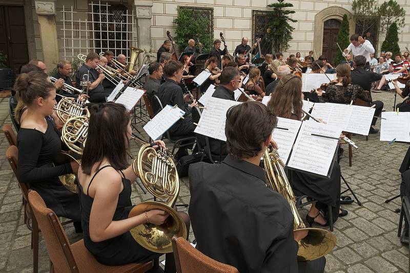 Koncert se koná v sobotu 14. září od 16.15 hodin na hlavním pódiu na Žižkově náměstí.