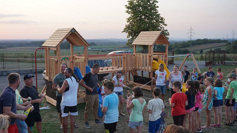 Uzavřít prázdniny a rozloučit se s létem, jak se patří. To byl cíl sobotní akce s názvem Loučení s létem, které uspořádal 31. srpna místní spolek Klubík Košice z.s. na fotbalovém hřišti.