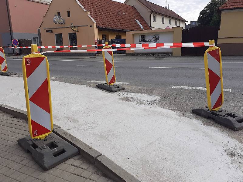 Starý plánský most už v pondělí 18. července nahradí provizorní jednosměrné přemostění Lužnice.