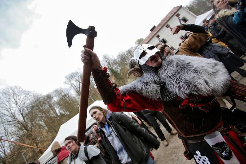 Milovníci historie, fantasy a Zaklínače si užili v Táboře na Housově mlýně čtyřdenní festival.