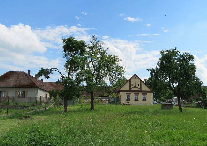 Košice se nachází nedaleko Soběslavi v jihočeském kraji. Historie obce sahá až do 13. století. Obec se skládá za tří místních částí Košice, Doubí a Borek.