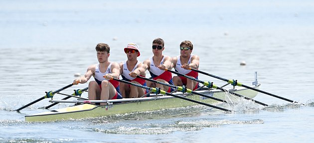 Zlatá párová čtyřka juniorů. Zleva Tomáš Panchártek, Kryštof Janáč, Jakub Sprinzl a táborský Ondřej Pecival.