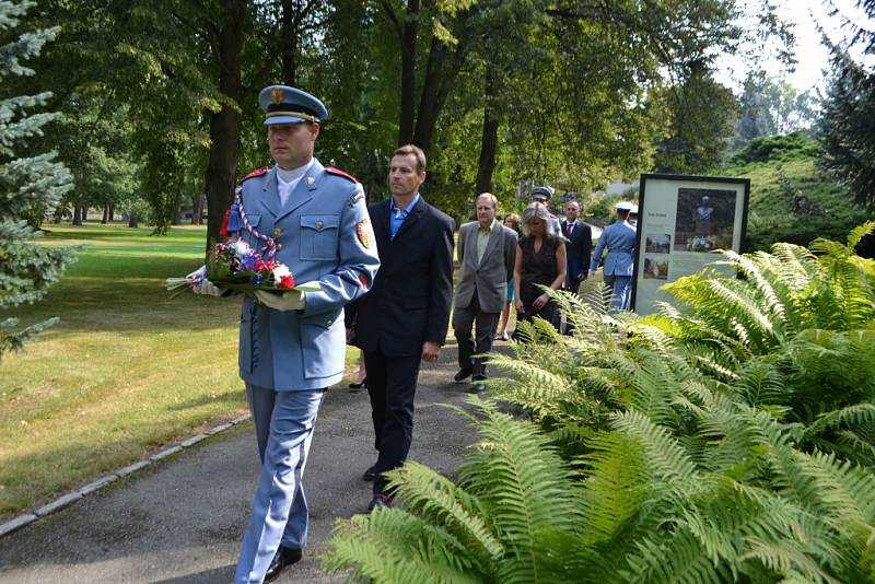 Uctění památky Edvarda Beneše v Sezimově Ústí. 