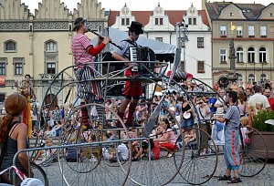 První srpnový víkend v Táboře okoření také letos populární festival Komedianti v ulicích.