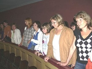 Účastníci druhé úplňkové noci měli možnost vystoupit až na třetí balkon malého sálu Divadla Oskara Nedbala.