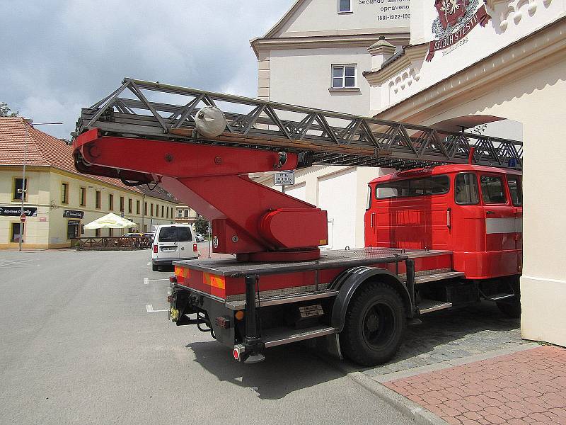 Kroužkování čápů v jižních Čechách, Hluboká nad Vltavou, Chýnov, Planá nad Lužnicí, Budislav a Soběslav.