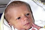 MIKULÁŠ SVATOŠ Z TÁBORA. Je prvním dítětem Martiny a Vladimíra a na svět přišel 15. srpna ve 20.05 hodin. Po narození vážil 2500 g a měřil 48 cm.