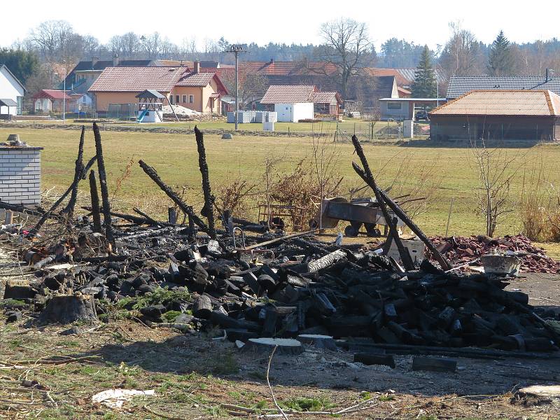 Za poslední dva týdny oheň způsobil vysoké škody v Nové Vsi u Chýnova hned na dvou objektech. Naštěstí nedošlo ke zranění osob.