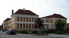 Základní škola Františka Křižíka v Bechyni.