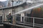 V Chýnovské ulici v Táboře hořelo v areálu dopravce Comett Plus, škoda se odhaduje na 50 milionů korun.